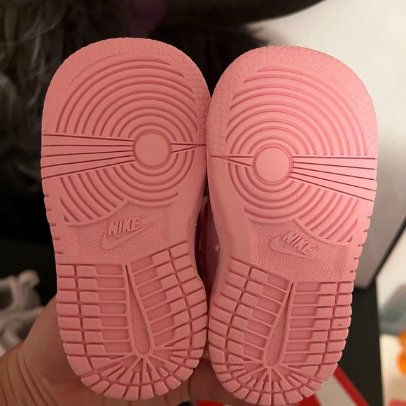 Nike dunks - Picture 3 of 3